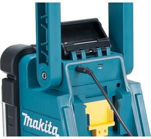 Makita DMR110 DAB+ 2