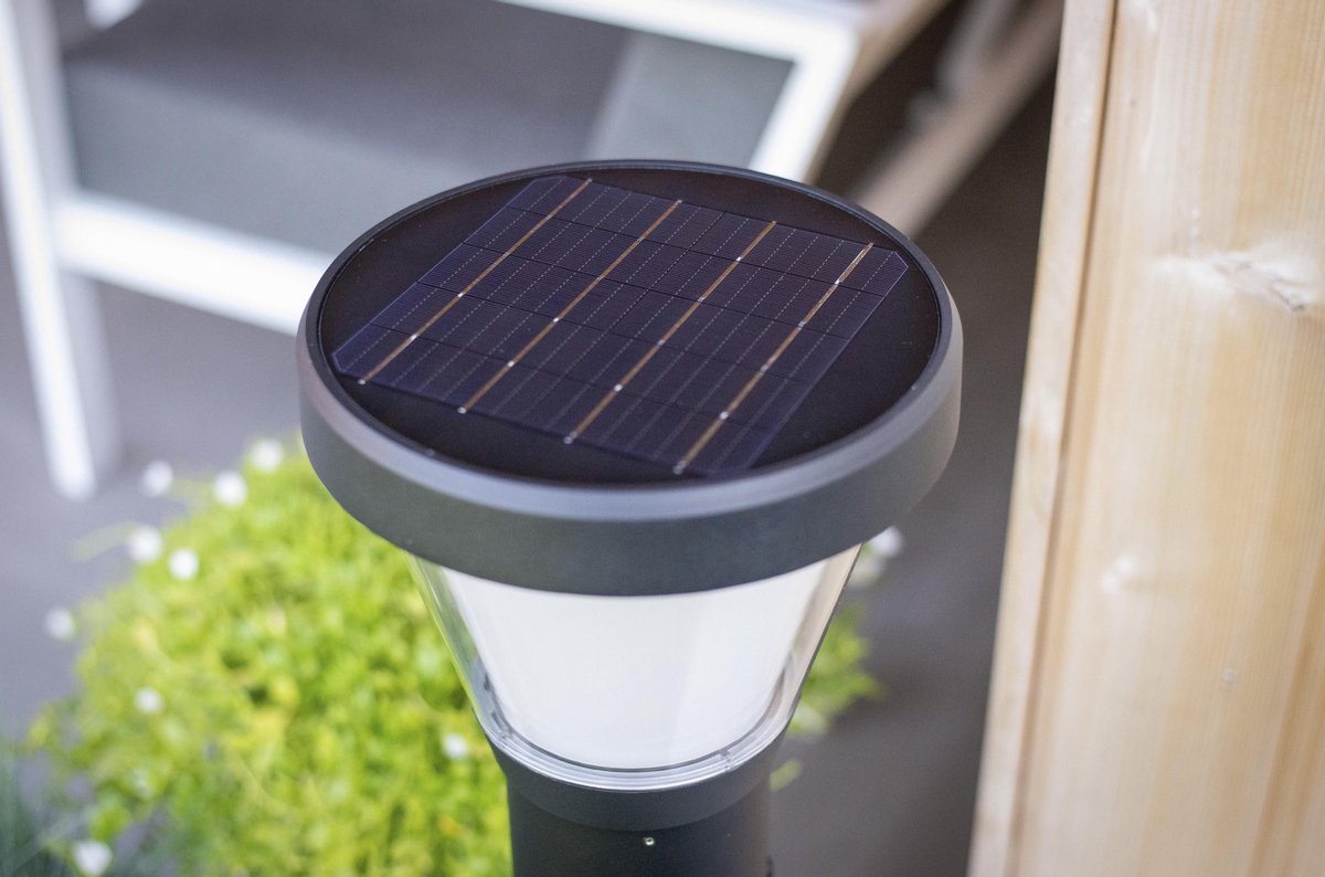 Iplux solar lamp